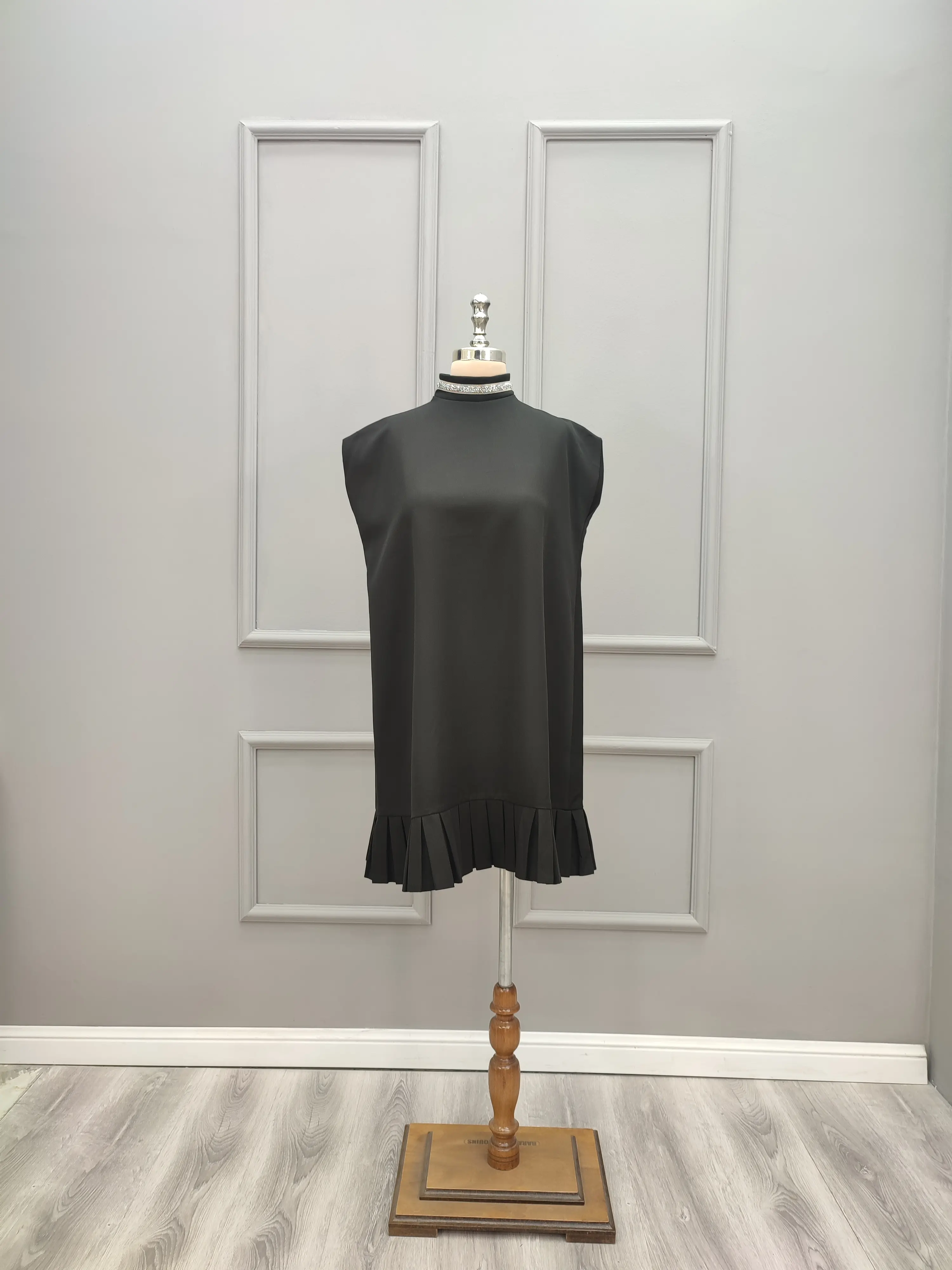 پیراهن کوتاه فری سایز نگین دار 2001