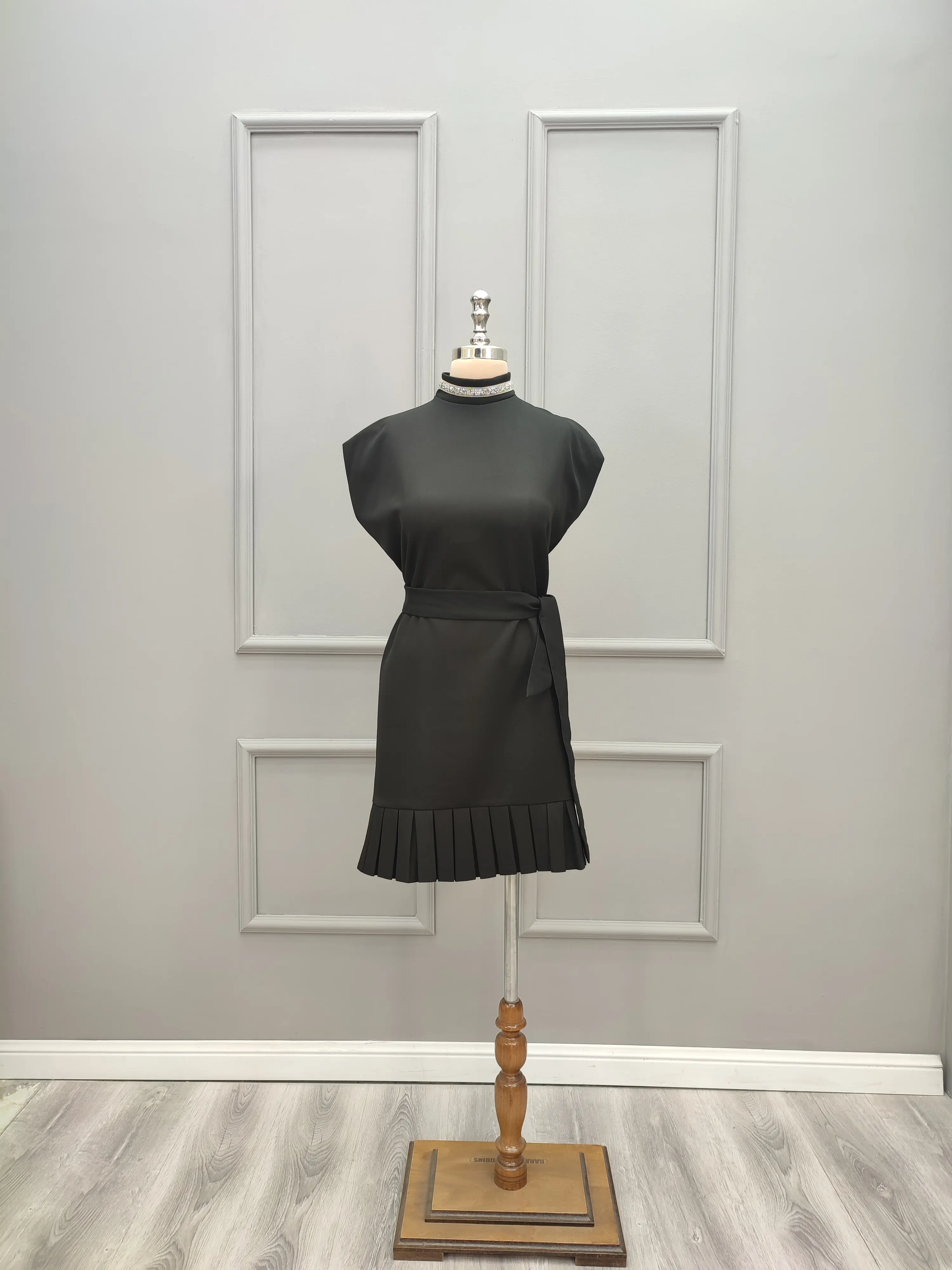 پیراهن کوتاه فری سایز نگین دار 2001